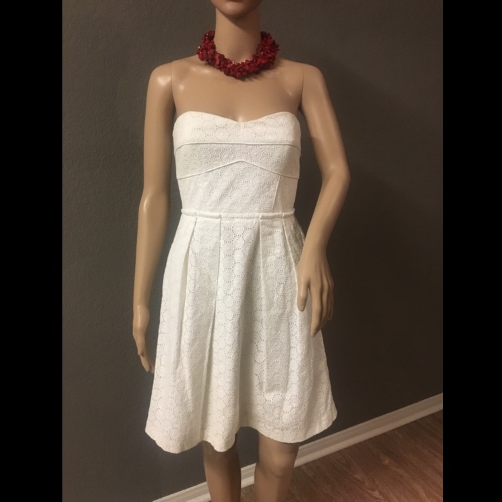 CHEQUER White Pointille Lace Strapless Dress